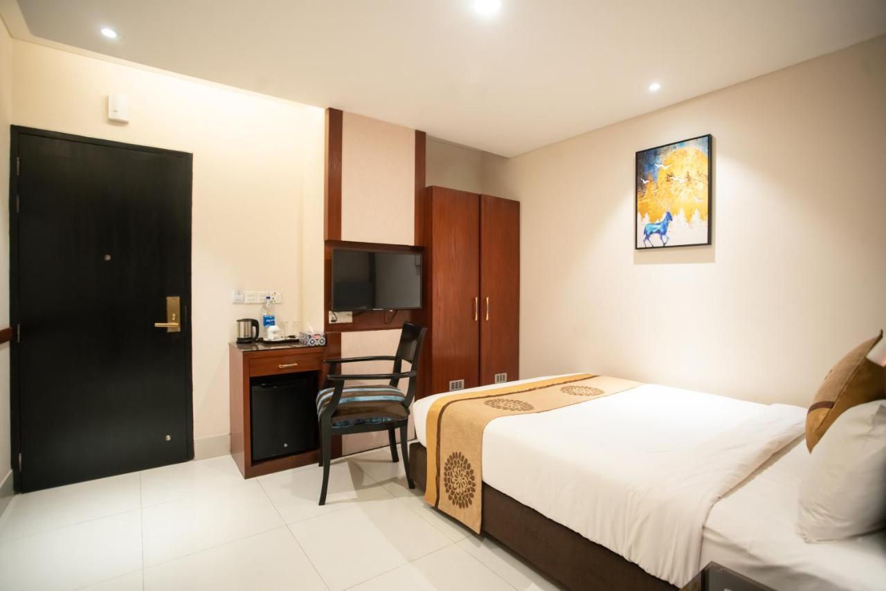 Jatra Hotel Grand Royal Dakka Kültér fotó